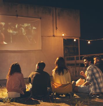 5 propozycji na komediowy wieczór filmowy ze znajomymi kultowe komedie