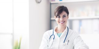 Zalety telemedycyny. Dlaczego warto skorzystać ze zdalnej porady lekarskiej? telemedycyna lekarz