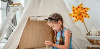 Szukasz prezentu dla dziewczynki? Mamy kilka niedrogich propozycji biżuteria dla dziewczynki