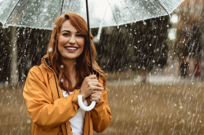kobieta pod parasolką