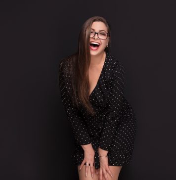 Masz rozmiar plus size? Pamiętaj o złotych zasadach ubierania się dziewczyna plus size
