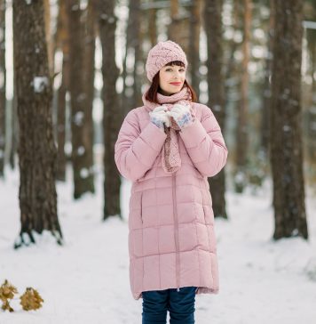 Kurtki zimowe – jak dobrać odpowiedni model do figury? kurtka puchowa pudrowy róż