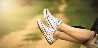 Depilacja laserowa – co warto wiedzieć? lato gładkie nogi