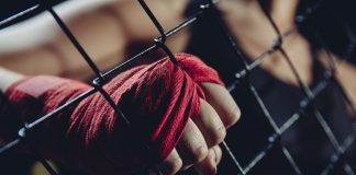 MMA – co musisz wiedzieć MMA kobieta