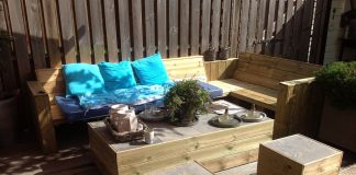 Modne, komfortowe i solidne meble ogrodowe nie muszą być drogie. Jak je znaleźć? drewniane meble ogrodowe