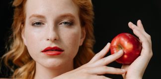 Mezoterapia osoczem, czyli wampirzy lifting – hit czy kit? mezoterapia twarzy