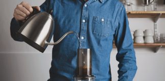 Jak zaparzyć kawę w aeropressie? kawa aeropress