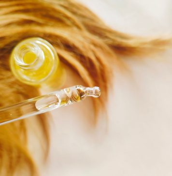 Jak pielęgnować włosy wysokoporowate? Sprawdź, czego potrzebuje ten typ włosów! włosy wysokoporowate