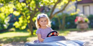 Za co dzieci kochają auta na akumulator? Sprawdź! samochód akumulator