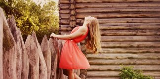 Które sukienki i spódnice sprawdzą się podczas upalnego lata? sukienka na upalne dni