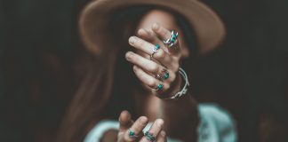 Przyszłość branży jubilerskiej: trendy i spostrzeżenia pierścionki trendy