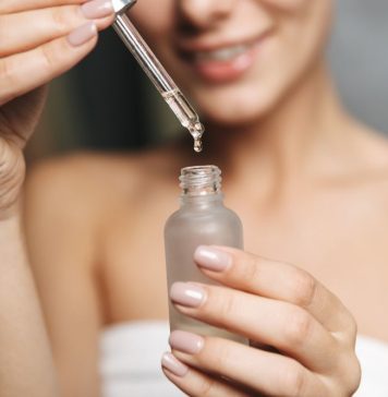 Serum do twarzy: do czego służy i jak prawidłowo je stosować serum do twarzy