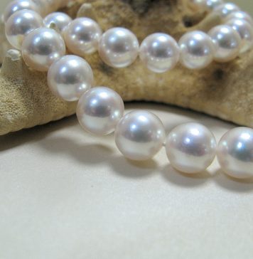 Naszyjnik z pereł morskich – czy warto perły morskie