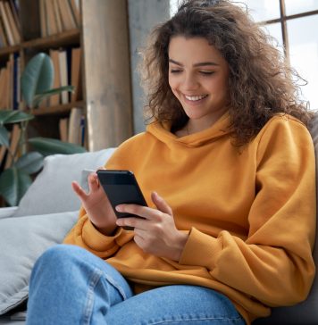 Aplikacje na smartfona, które usprawnią naukę w Twoich ulubionych dziedzinach – gdziekolwiek się znajdziesz! aplikacje do nauki na smartfonie