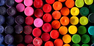 Kredki świecowe – niezbędne wyposażenie każdego ucznia kredki świecowe