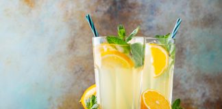 Pokonaj upał, czyli przepis na orzeźwiającą domową lemoniadę lemoniada