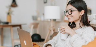 Konsultacje psychologiczne online: pokonywanie problemów w zaciszu własnego domu psychoterapia online