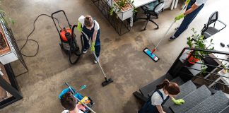 Jak zadbać o czystość w pomieszczeniach biurowych? sprzątanie biura