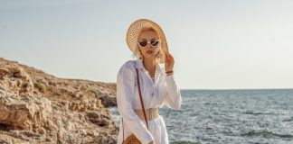 Niezbędne dla każdej kobiety: 5 Must-have produktów na lato produkty do torebki na lato