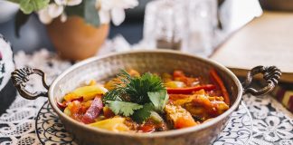 Szybkie danie jednogarnkowe – pomysły na błyskawiczny obiad danie jednogarnkowe