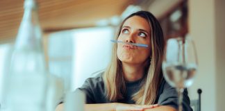 Jak pokonywać prokrastynację dziewczyna prokrastynacja