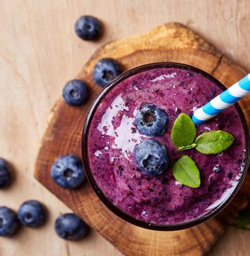 Przepisy na szybkie i zdrowe śniadania smoothie owocowe