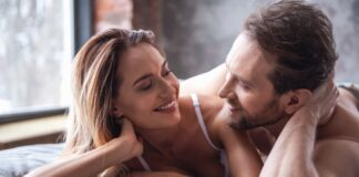 Jak ożywić atmosferę w sypialni? Odkryj moc zabawek dla dorosłych intymność w związku