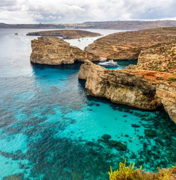 Raj dla nurków na Malcie: Odkryj podwodny świat śródziemnomorskiej wyspy Comino, Malta