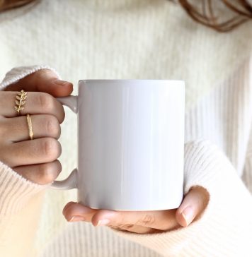 Kubki z własnym nadrukiem – twoja marka w rękach klientów kubek reklamowy