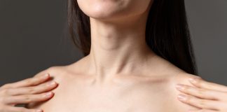 Zmarszczki na dekolcie – jak im zapobiegać? zmarszczki na dekolcie