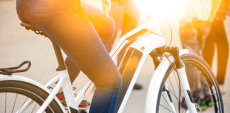 Konwersja roweru na elektryczny – jak to zrobić i czy warto? rower elektryczny