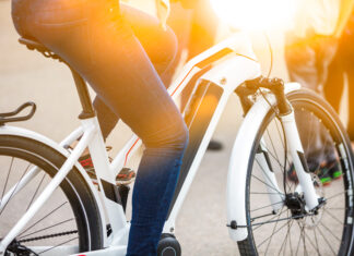 Konwersja roweru na elektryczny – jak to zrobić i czy warto? rower elektryczny