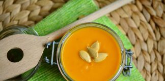 Pojemnik jednorazowy na zupę – jakie ma znaczenie w gastronomii na wynos i który wybrać? zupa dyniowa