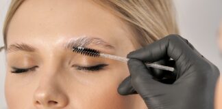 Odżywki do brwi i rękawiczki w pracy stylistki – duet, który wpływa na jakość usług i bezpieczeństwo klientek rękawiczki do brwi