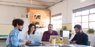 Bezpieczne i ergonomiczne stanowiska pracy – zadbaj o komfort pracowników meble biurowe