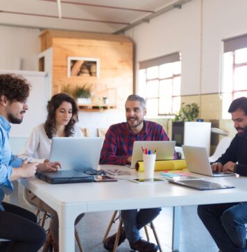 Bezpieczne i ergonomiczne stanowiska pracy – zadbaj o komfort pracowników meble biurowe